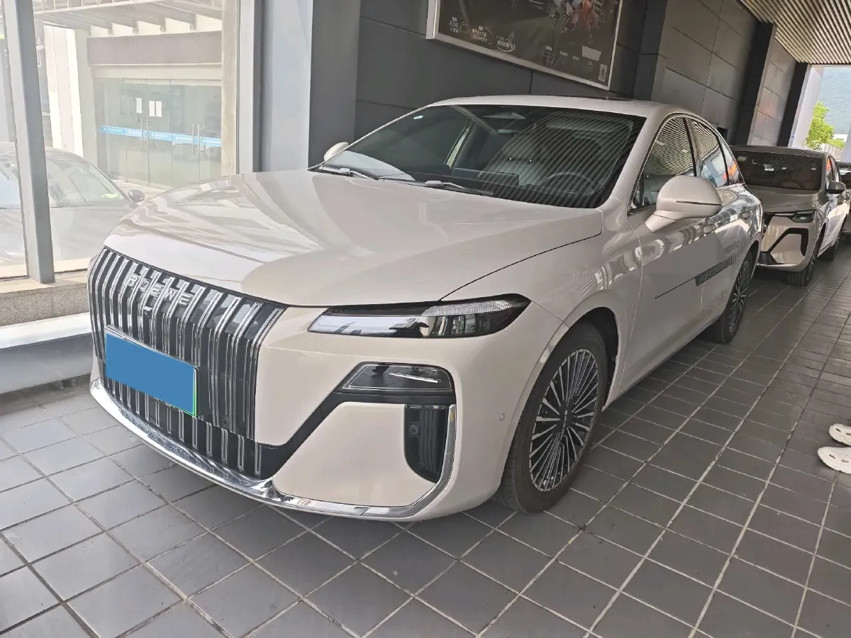 2025 Roewe M7 DMH 1.5L 112HP L4 1DHT PHEV,autocango,china used car exporter,china ev exporter,chinese used car exporter,chinese used ev exporter