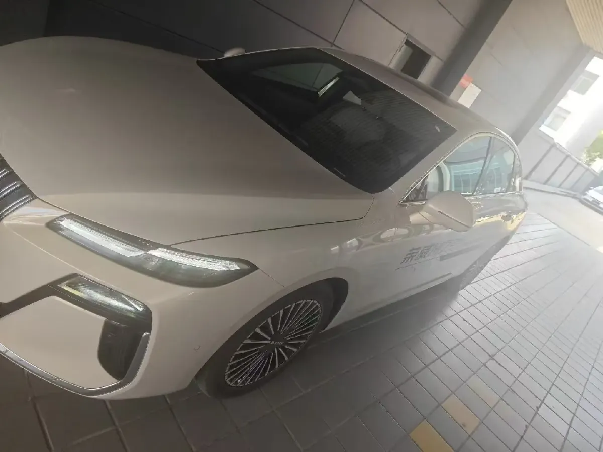 2025 Roewe M7 DMH 1.5L 112HP L4 1DHT PHEV,autocango,china used car exporter,china ev exporter,chinese used car exporter,chinese used ev exporter