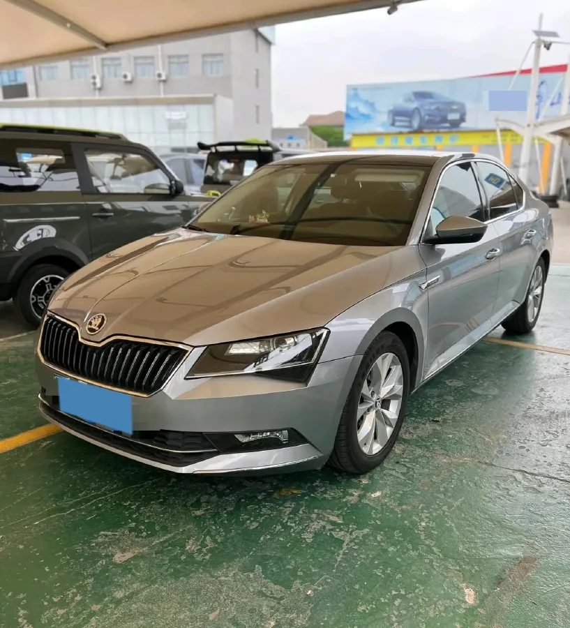 2019 Skoda Superb 1.4T 150HP L4 7DCT,autocango,china used car exporter,china ev exporter,chinese used car exporter,chinese used ev exporter