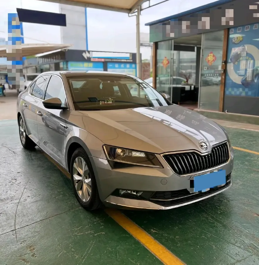 2019 Skoda Superb 1.4T 150HP L4 7DCT,autocango,china used car exporter,china ev exporter,chinese used car exporter,chinese used ev exporter