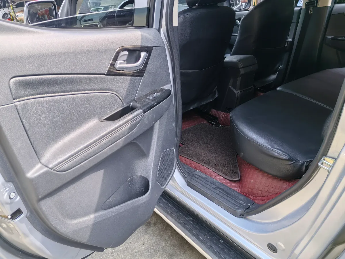 2020 Isuzu LingTuo 2.5T 150HP L4 6MT,autocango,china used car exporter,china ev exporter,chinese used car exporter,chinese used ev exporter