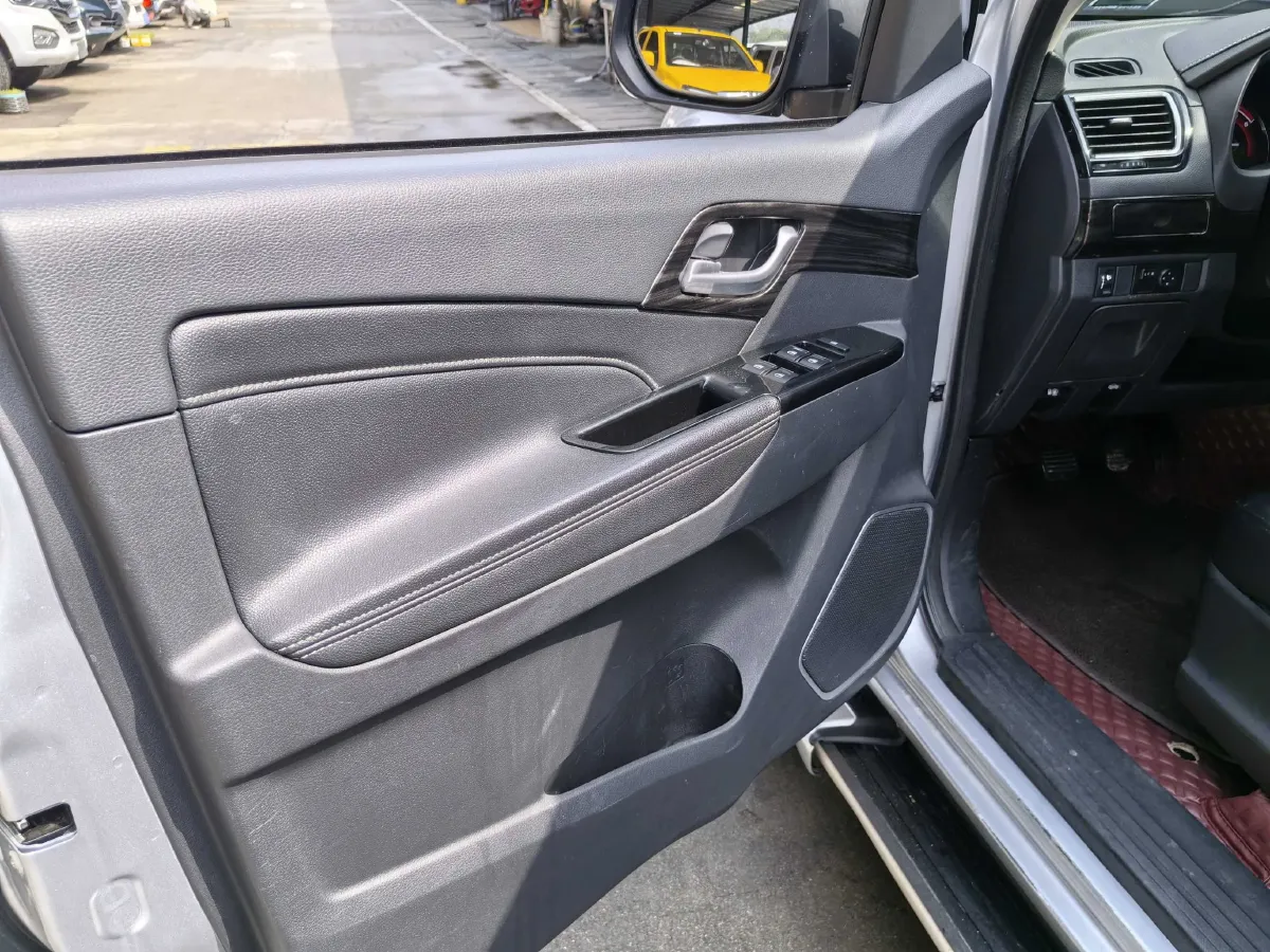2020 Isuzu LingTuo 2.5T 150HP L4 6MT,autocango,china used car exporter,china ev exporter,chinese used car exporter,chinese used ev exporter