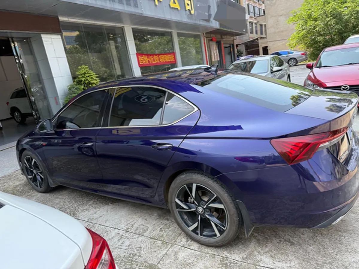 2021 Skoda Octavia 1.4T 150HP L4 7DCT,autocango,china used car exporter,china ev exporter,chinese used car exporter,chinese used ev exporter