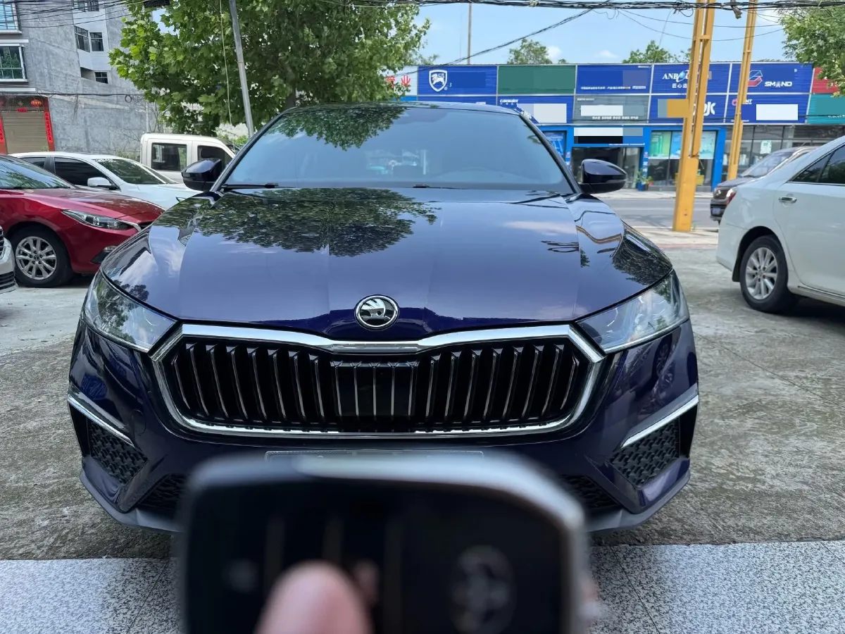 2021 Skoda Octavia 1.4T 150HP L4 7DCT,autocango,china used car exporter,china ev exporter,chinese used car exporter,chinese used ev exporter