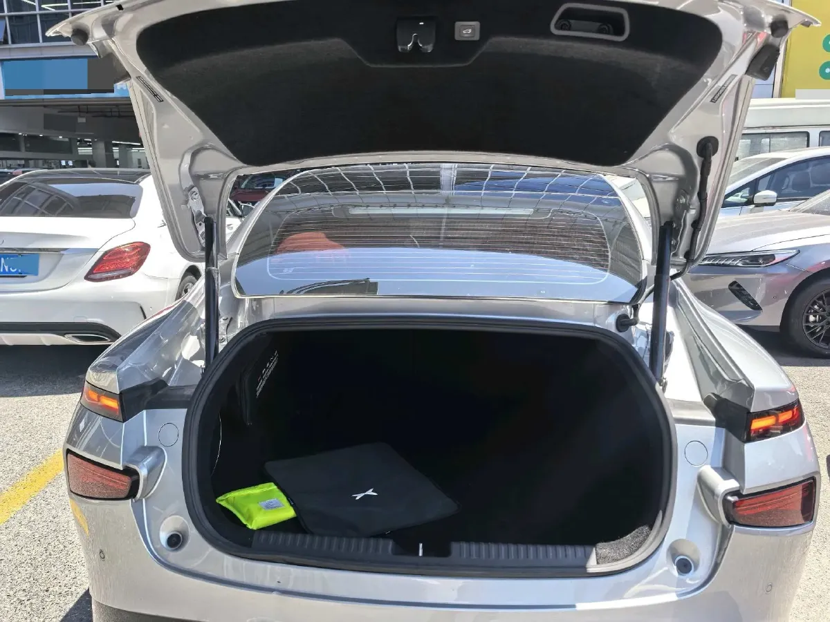 2020 Xpeng P7 BEV 70.8KWH,autocango,china used car exporter,china ev exporter,chinese used car exporter,chinese used ev exporter