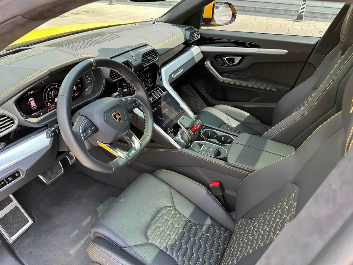2021 Lamborghini Urus 4.0T 641HP V8 8AT,autocango,china used car exporter,china ev exporter,chinese used car exporter,chinese used ev exporter
