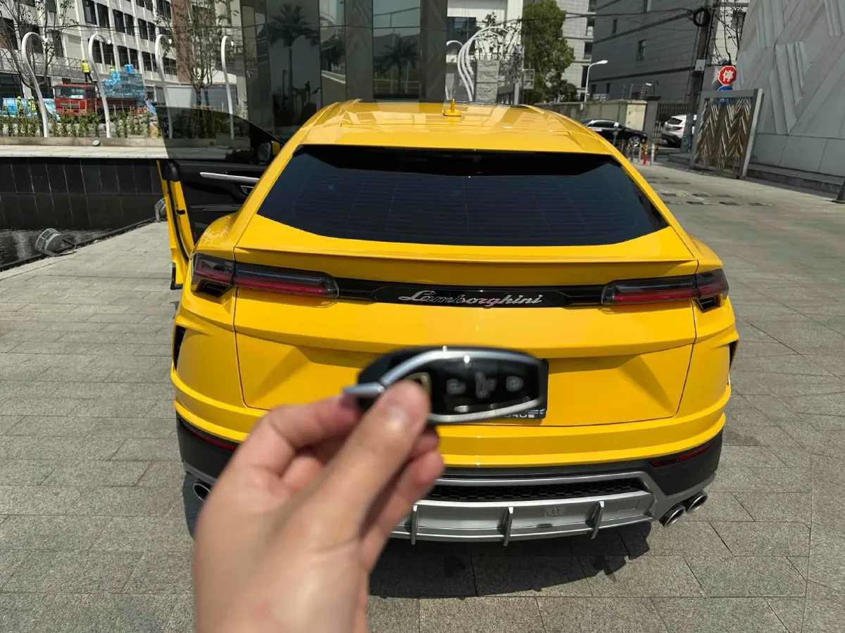 2021 Lamborghini Urus 4.0T 641HP V8 8AT,autocango,china used car exporter,china ev exporter,chinese used car exporter,chinese used ev exporter