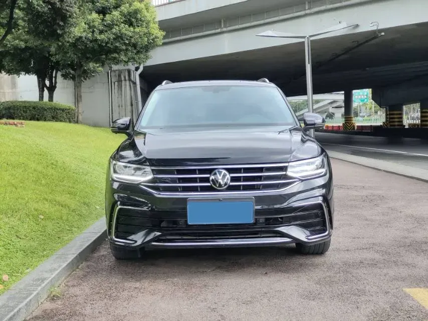 2024 Volkswagen Tiguan L 2.0T 186HP L4 7DCT,autocango,china used car exporter,china ev exporter,chinese used car exporter,chinese used ev exporter