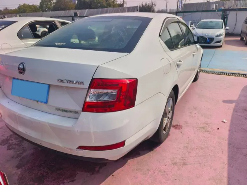 2017 Skoda Octavia 1.6L 110HP L4 6AT,autocango,china used car exporter,china ev exporter,chinese used car exporter,chinese used ev exporter