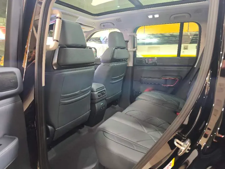 2023 FangChengBao Bao 5 1.5T 194HP L4 E-CVT PHEV 31.8KWH,autocango,china used car exporter,china ev exporter,chinese used car exporter,chinese used ev exporter