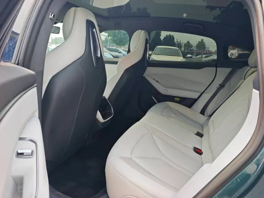 2025 Xpeng P7 BEV,autocango,china used car exporter,china ev exporter,chinese used car exporter,chinese used ev exporter