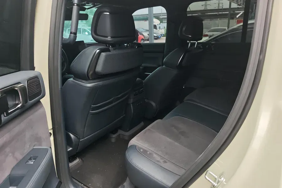 2023 FangChengBao Bao 5 1.5T 194HP L4 E-CVT PHEV 31.8KWH,autocango,china used car exporter,china ev exporter,chinese used car exporter,chinese used ev exporter