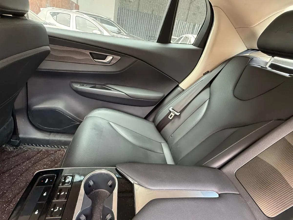 2022 HongQi E-QM5 BEV 56KWH,autocango,china used car exporter,china ev exporter,chinese used car exporter,chinese used ev exporter