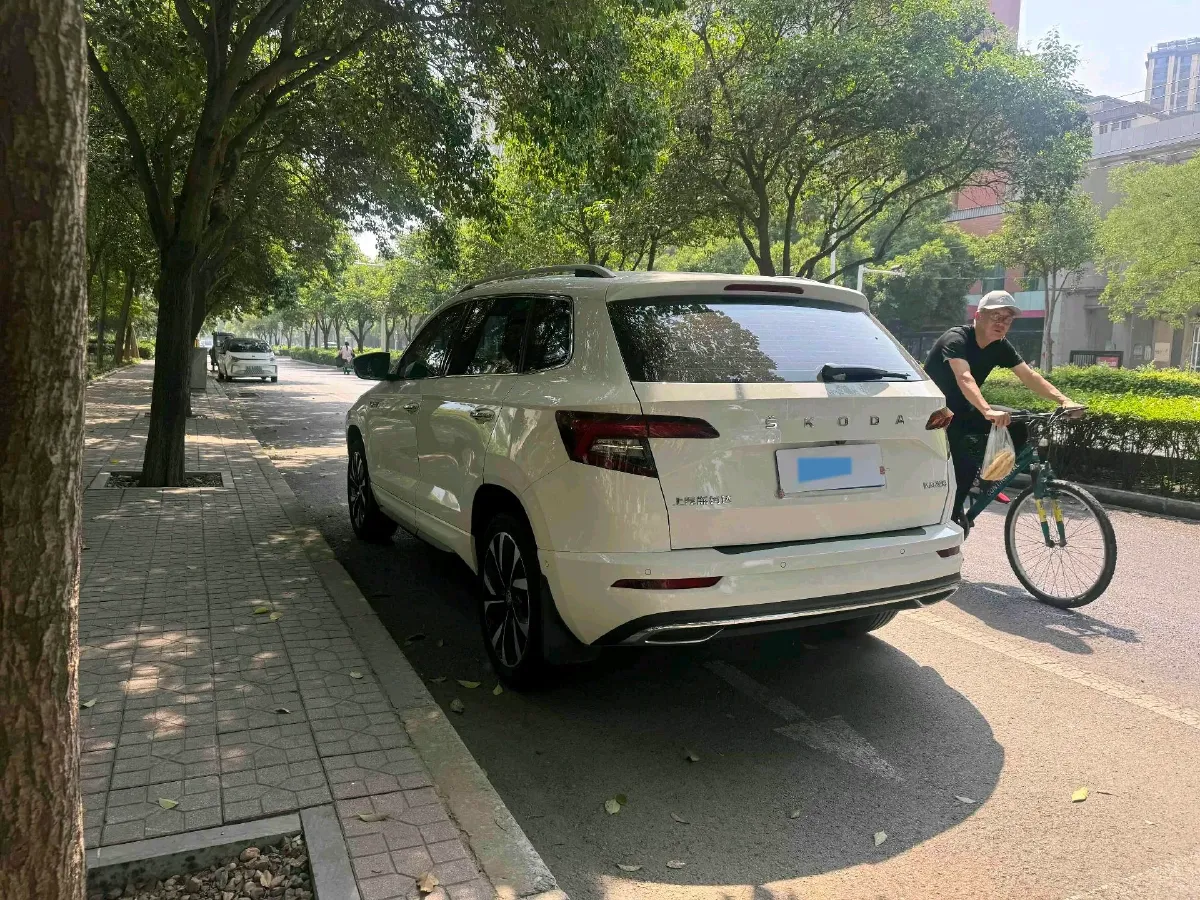 2022 Skoda Karoq 1.4T 150HP L4 7DCT,autocango,china used car exporter,china ev exporter,chinese used car exporter,chinese used ev exporter