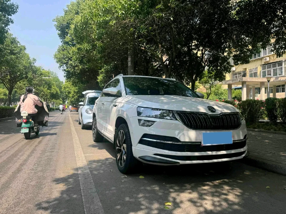 2022 Skoda Karoq 1.4T 150HP L4 7DCT,autocango,china used car exporter,china ev exporter,chinese used car exporter,chinese used ev exporter