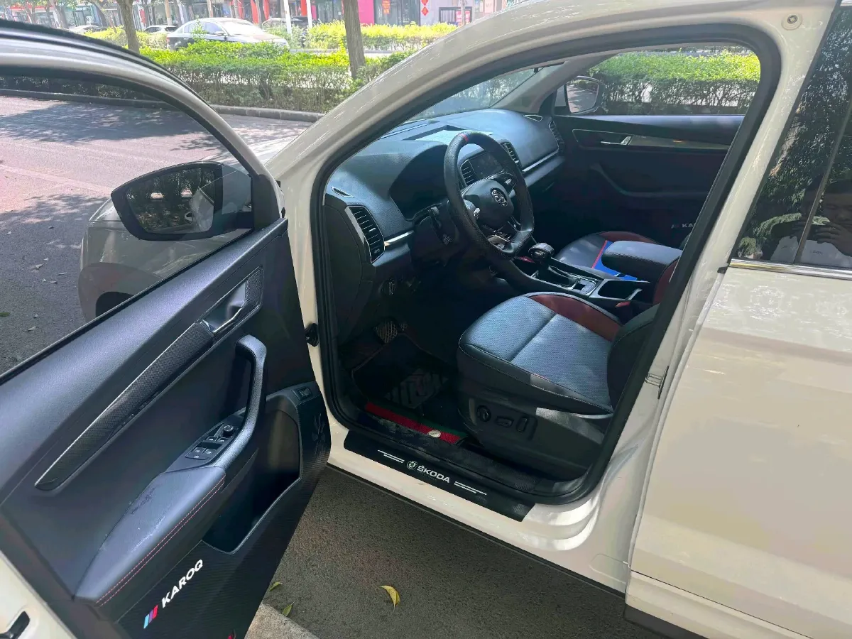 2022 Skoda Karoq 1.4T 150HP L4 7DCT,autocango,china used car exporter,china ev exporter,chinese used car exporter,chinese used ev exporter