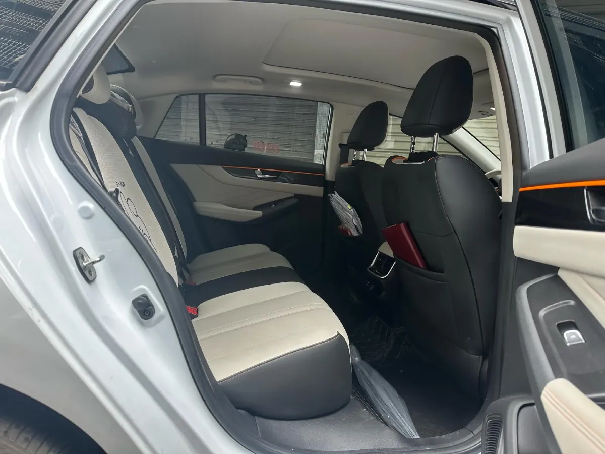 2021 DongFeng Aeolus YiXuan MAX 1.5T 190HP L4 7DCT,autocango,china used car exporter,china ev exporter,chinese used car exporter,chinese used ev exporter