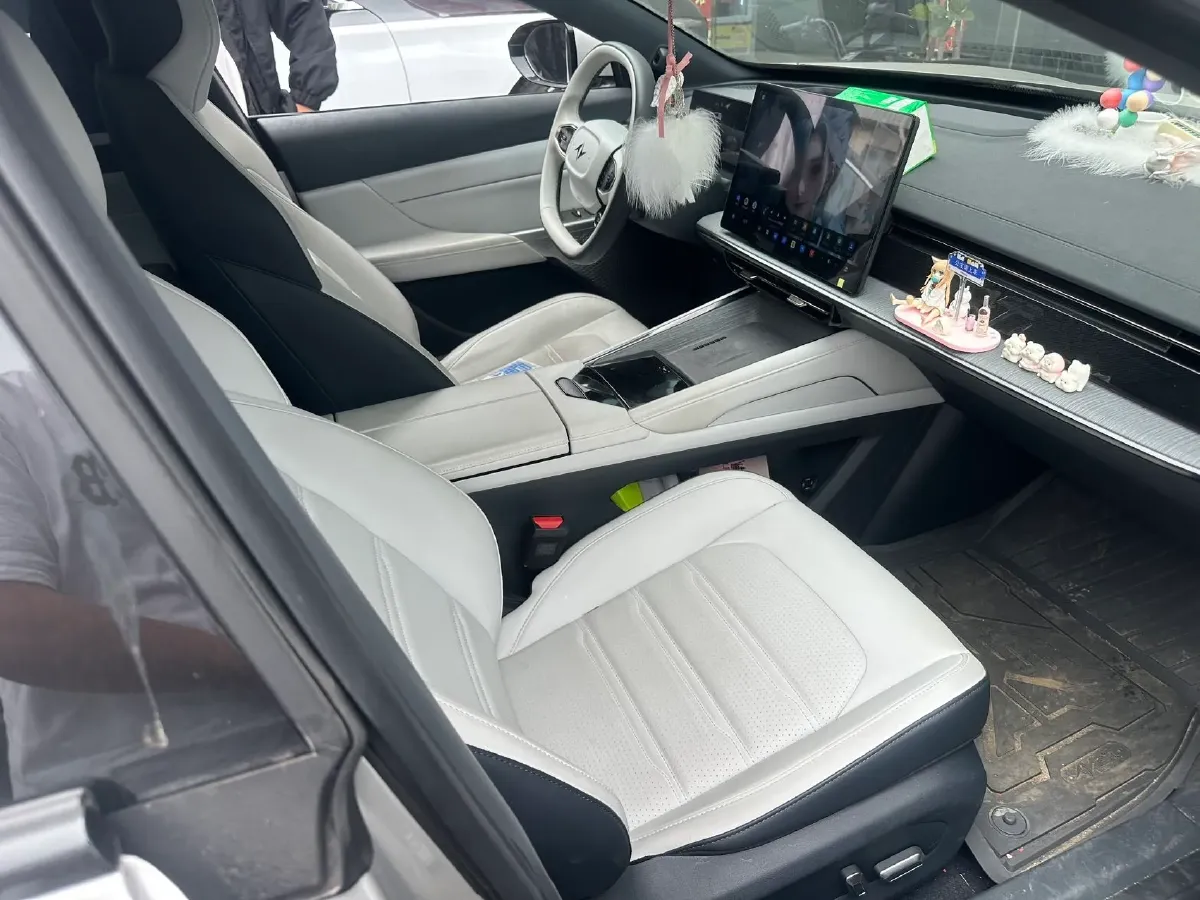 2024 DongFeng eπ eπ007 REEV 105HP REEV 28.4KWH,autocango,china used car exporter,china ev exporter,chinese used car exporter,chinese used ev exporter