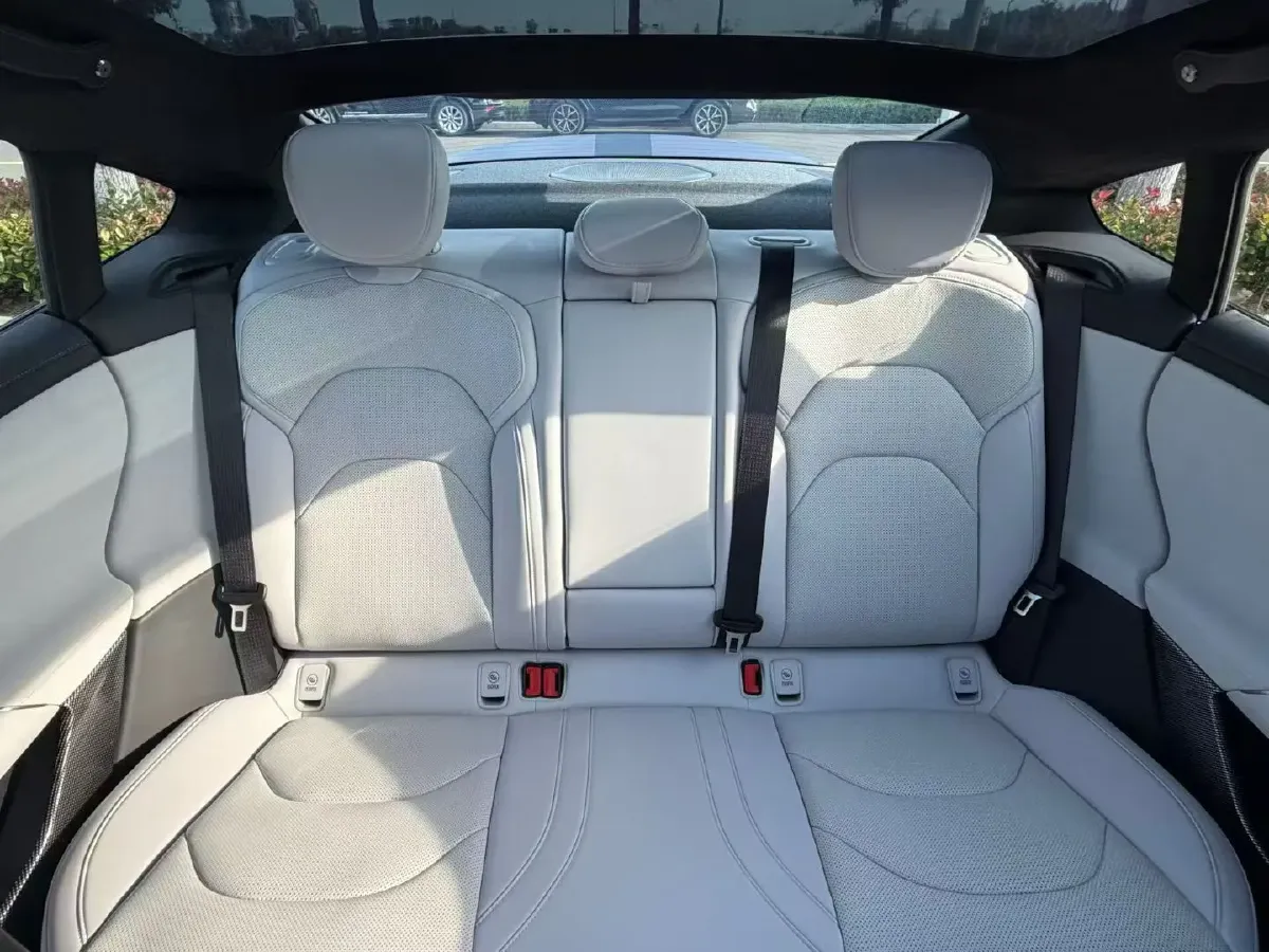 2024 MI SU7 BEV 101KWH,autocango,china used car exporter,china ev exporter,chinese used car exporter,chinese used ev exporter