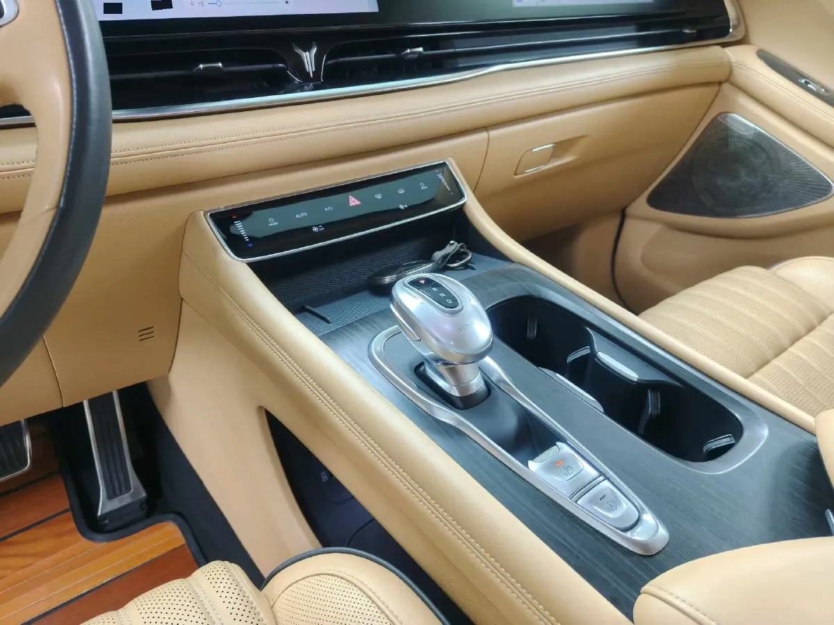 2022 Voyah Dream 1.5T 136HP L4 PHEV 25.57KWH,autocango,china used car exporter,china ev exporter,chinese used car exporter,chinese used ev exporter