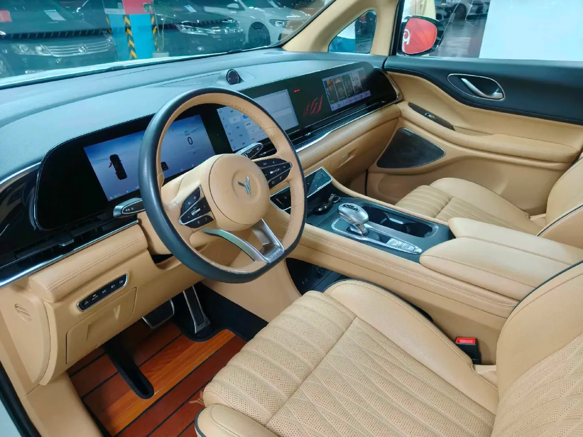 2022 Voyah Dream 1.5T 136HP L4 PHEV 25.57KWH,autocango,china used car exporter,china ev exporter,chinese used car exporter,chinese used ev exporter