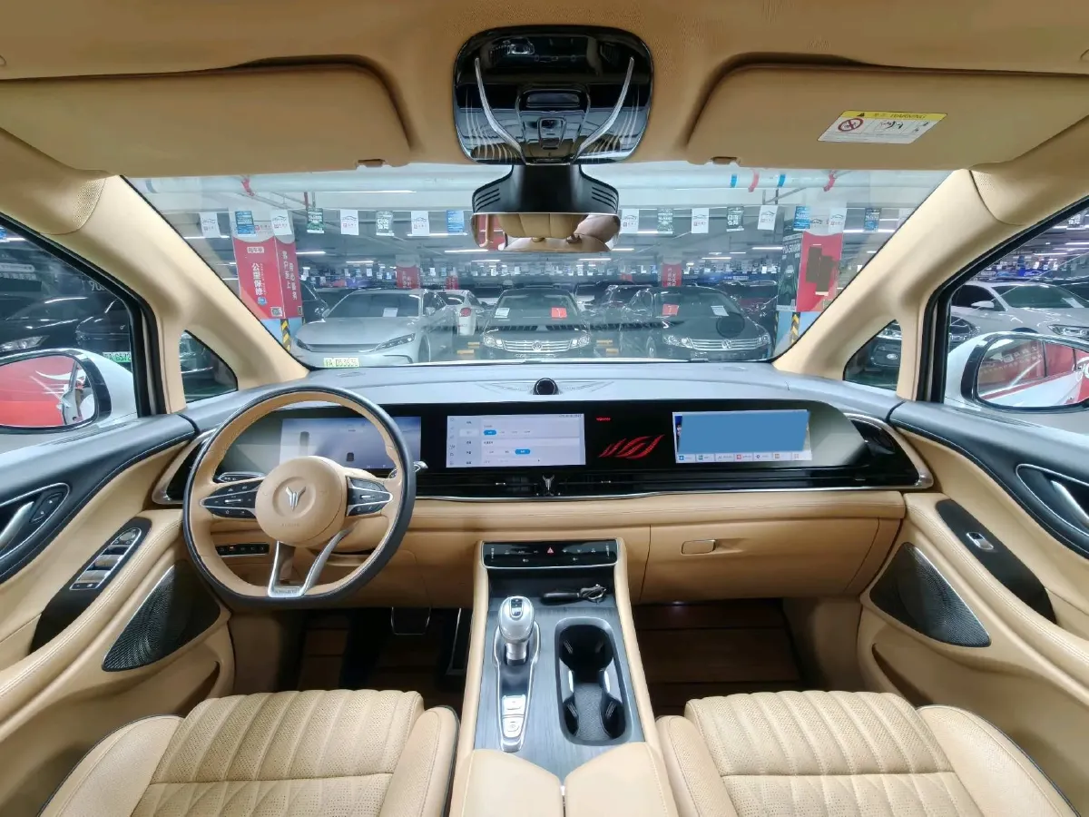 2022 Voyah Dream 1.5T 136HP L4 PHEV 25.57KWH,autocango,china used car exporter,china ev exporter,chinese used car exporter,chinese used ev exporter