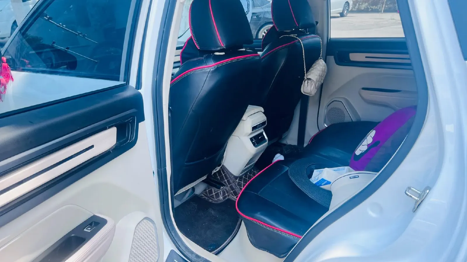 2023 Geely ICON 1.5T 181HP L4 7DCT,autocango,china used car exporter,china ev exporter,chinese used car exporter,chinese used ev exporter