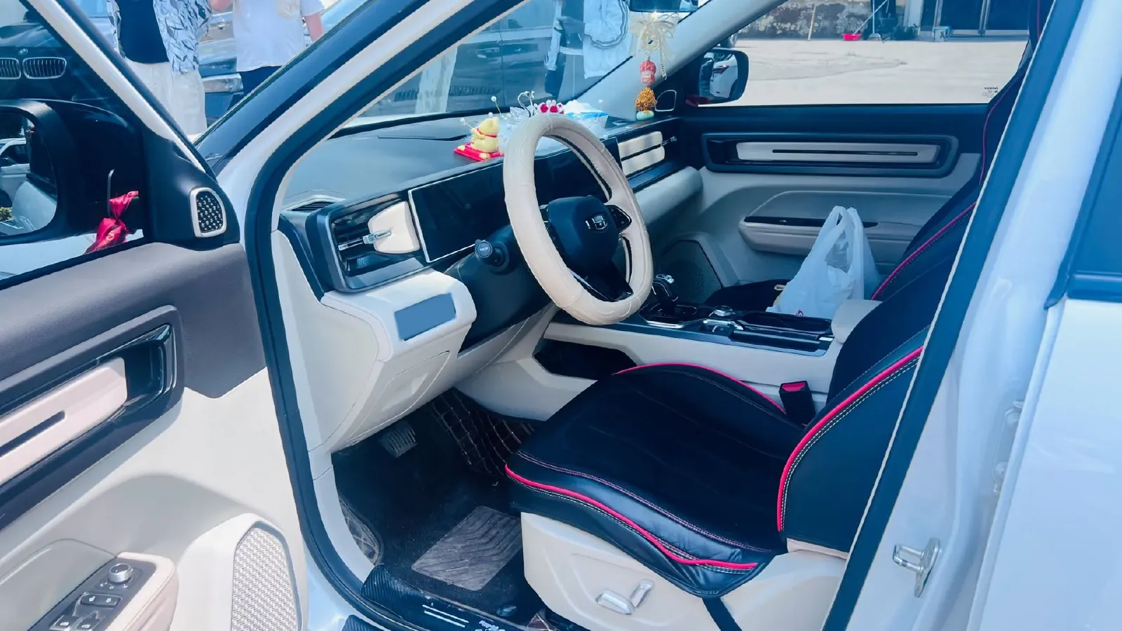 2023 Geely ICON 1.5T 181HP L4 7DCT,autocango,china used car exporter,china ev exporter,chinese used car exporter,chinese used ev exporter