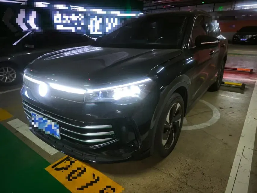 2024 Volkswagen Tiguan L 2.0T 186HP L4 7DCT,autocango,china used car exporter,china ev exporter,chinese used car exporter,chinese used ev exporter