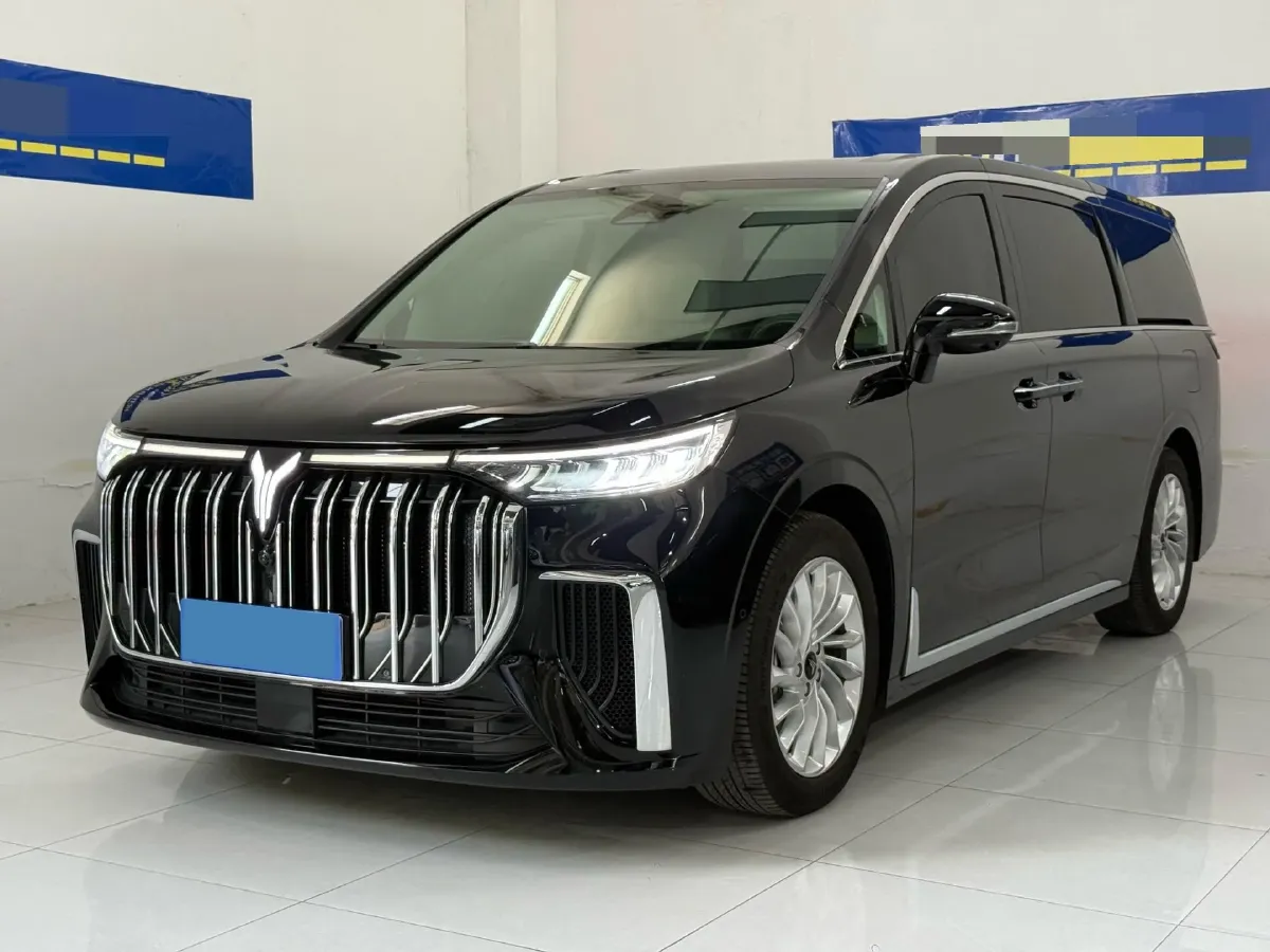 2024 Voyah Dream 1.5T 150HP L4 PHEV 43KWH,autocango,china used car exporter,china ev exporter,chinese used car exporter,chinese used ev exporter