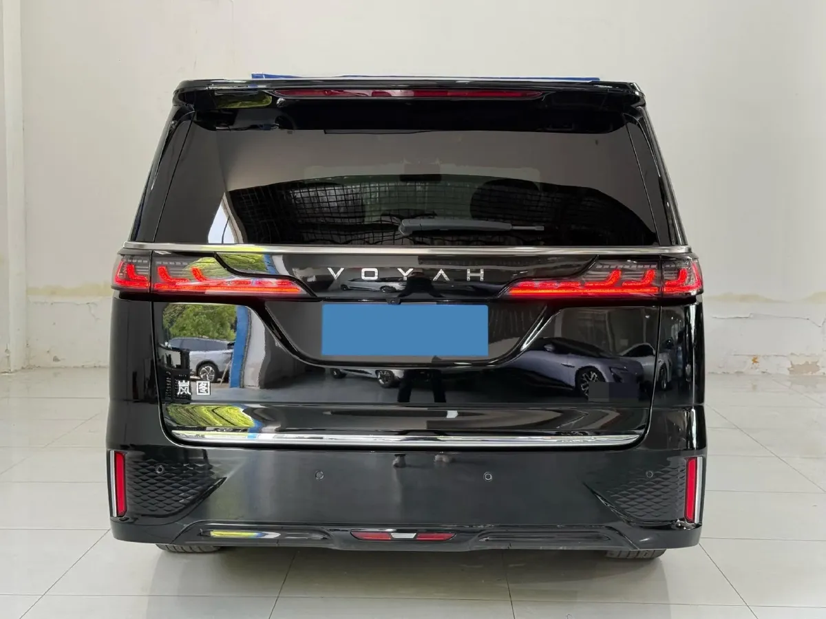 2024 Voyah Dream 1.5T 150HP L4 PHEV 43KWH,autocango,china used car exporter,china ev exporter,chinese used car exporter,chinese used ev exporter