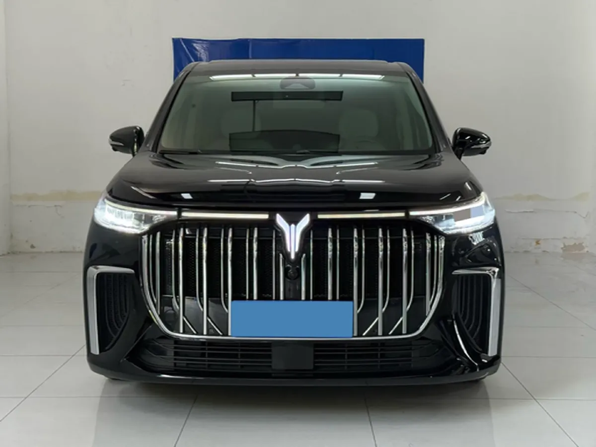 2024 Voyah Dream 1.5T 150HP L4 PHEV 43KWH,autocango,china used car exporter,china ev exporter,chinese used car exporter,chinese used ev exporter