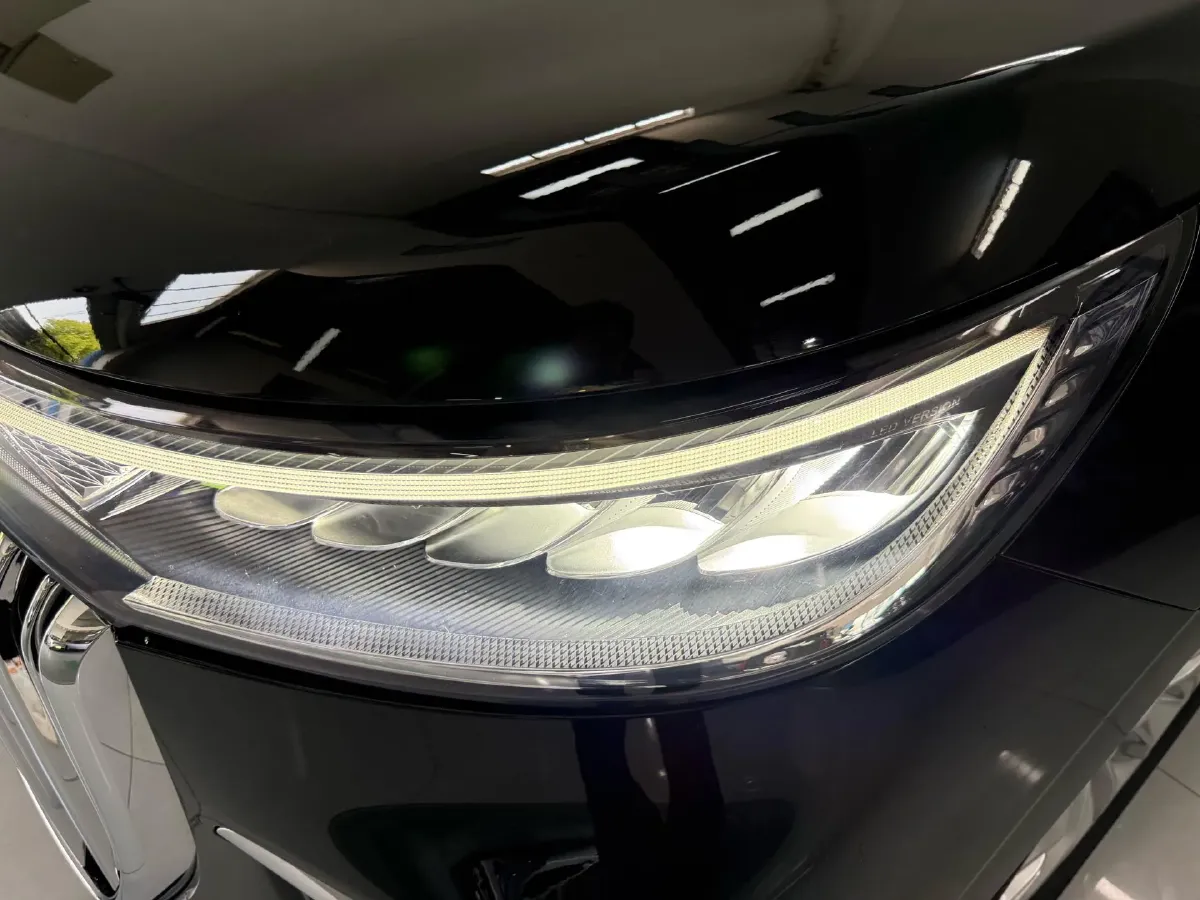 2024 Voyah Dream 1.5T 150HP L4 PHEV 43KWH,autocango,china used car exporter,china ev exporter,chinese used car exporter,chinese used ev exporter
