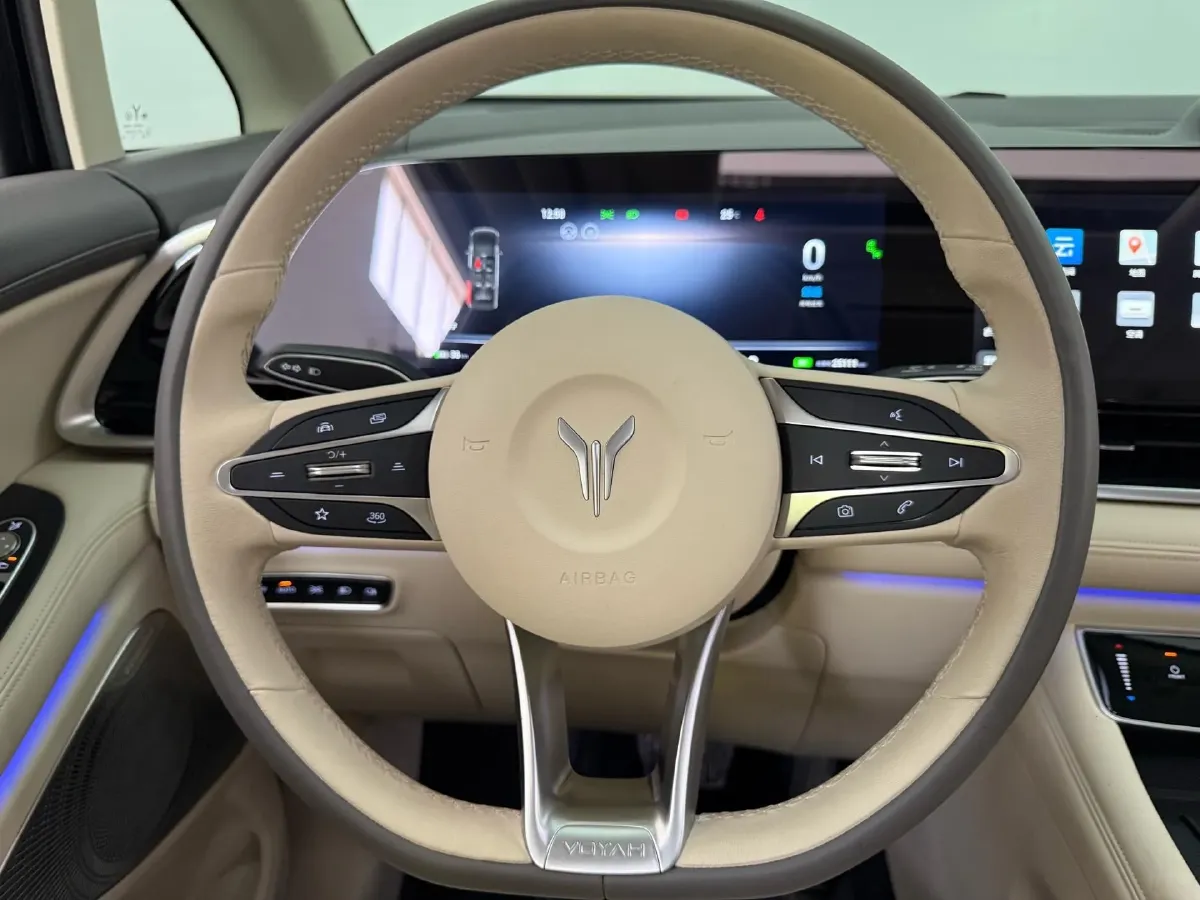 2024 Voyah Dream 1.5T 150HP L4 PHEV 43KWH,autocango,china used car exporter,china ev exporter,chinese used car exporter,chinese used ev exporter