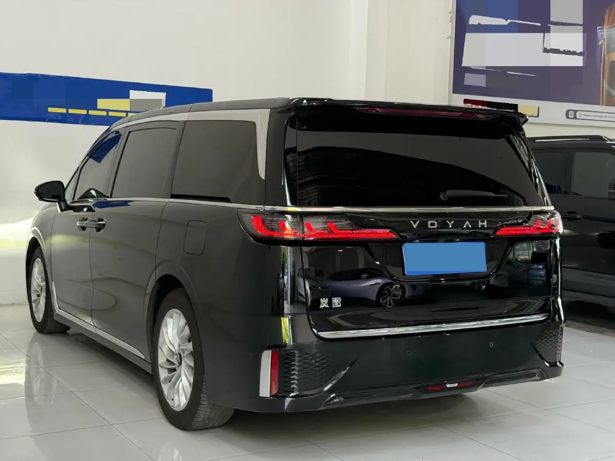 2024 Voyah Dream 1.5T 150HP L4 PHEV 43KWH,autocango,china used car exporter,china ev exporter,chinese used car exporter,chinese used ev exporter