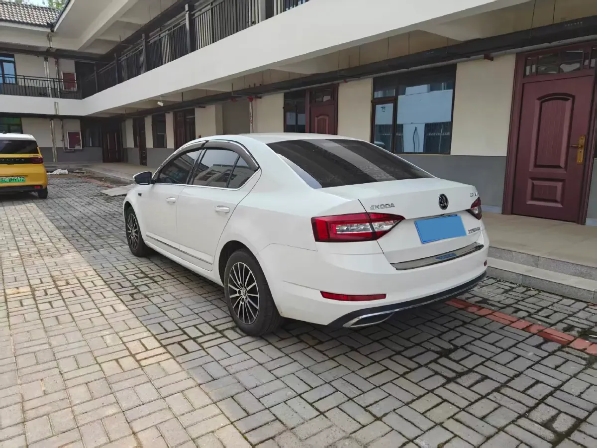 2019 Skoda Octavia 1.5L 116HP L4 6AT,autocango,china used car exporter,china ev exporter,chinese used car exporter,chinese used ev exporter