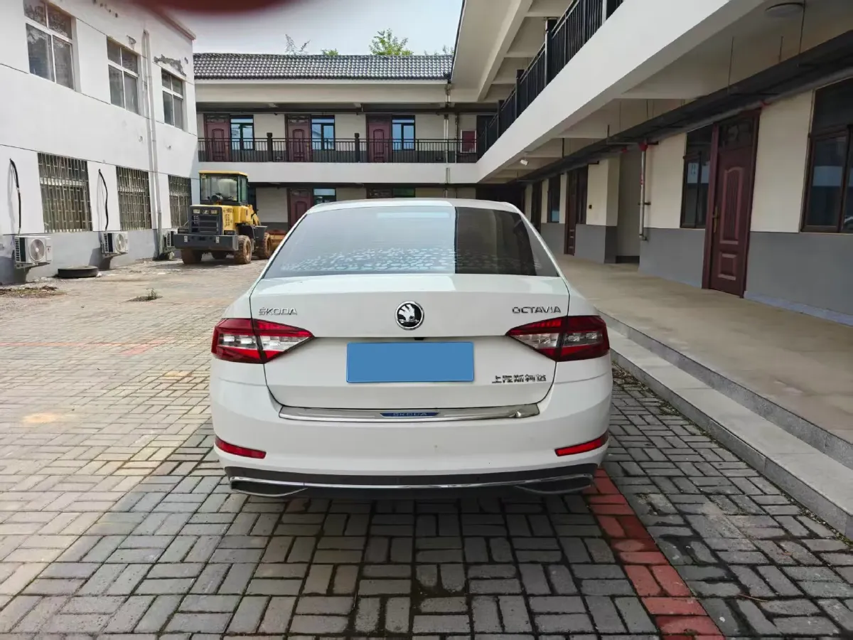 2019 Skoda Octavia 1.5L 116HP L4 6AT,autocango,china used car exporter,china ev exporter,chinese used car exporter,chinese used ev exporter