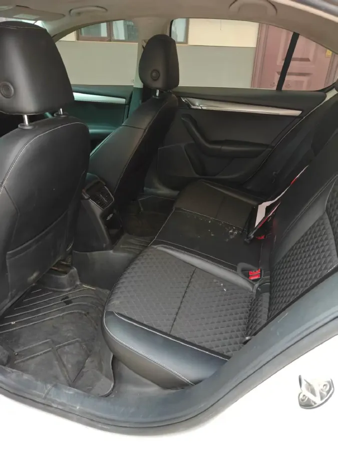 2019 Skoda Octavia 1.5L 116HP L4 6AT,autocango,china used car exporter,china ev exporter,chinese used car exporter,chinese used ev exporter