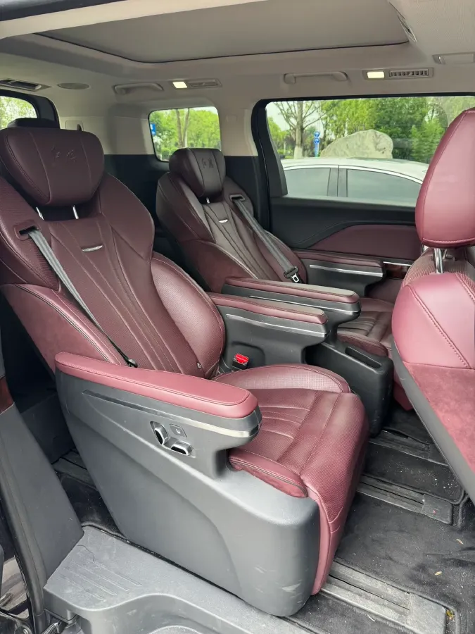 2023 HongQi HQ9 2.0T 252HP L4 8AT,autocango,china used car exporter,china ev exporter,chinese used car exporter,chinese used ev exporter