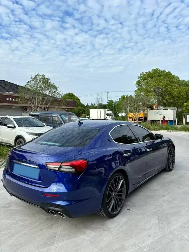 2022 Maserati Ghibli 3.0T 350HP V6 8AT,autocango,china used car exporter,china ev exporter,chinese used car exporter,chinese used ev exporter