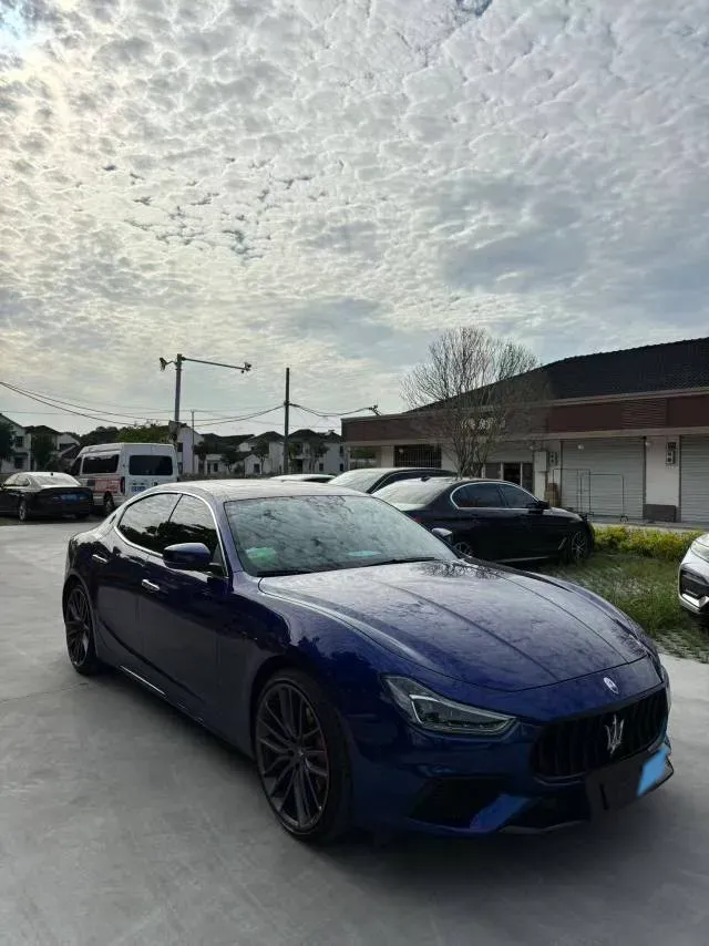 2022 Maserati Ghibli 3.0T 350HP V6 8AT,autocango,china used car exporter,china ev exporter,chinese used car exporter,chinese used ev exporter