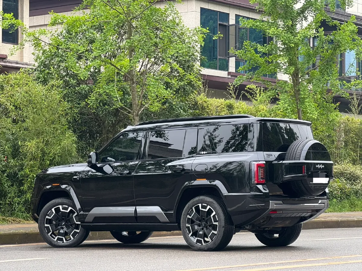 2025 FangChengBao Bao 8 2.0T 245HP L4 E-CVT PHEV 36.8KWH,autocango,china used car exporter,china ev exporter,chinese used car exporter,chinese used ev exporter