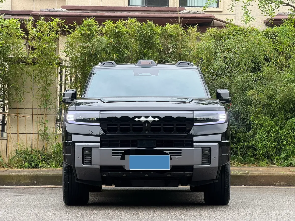 2025 FangChengBao Bao 8 2.0T 245HP L4 E-CVT PHEV 36.8KWH,autocango,china used car exporter,china ev exporter,chinese used car exporter,chinese used ev exporter