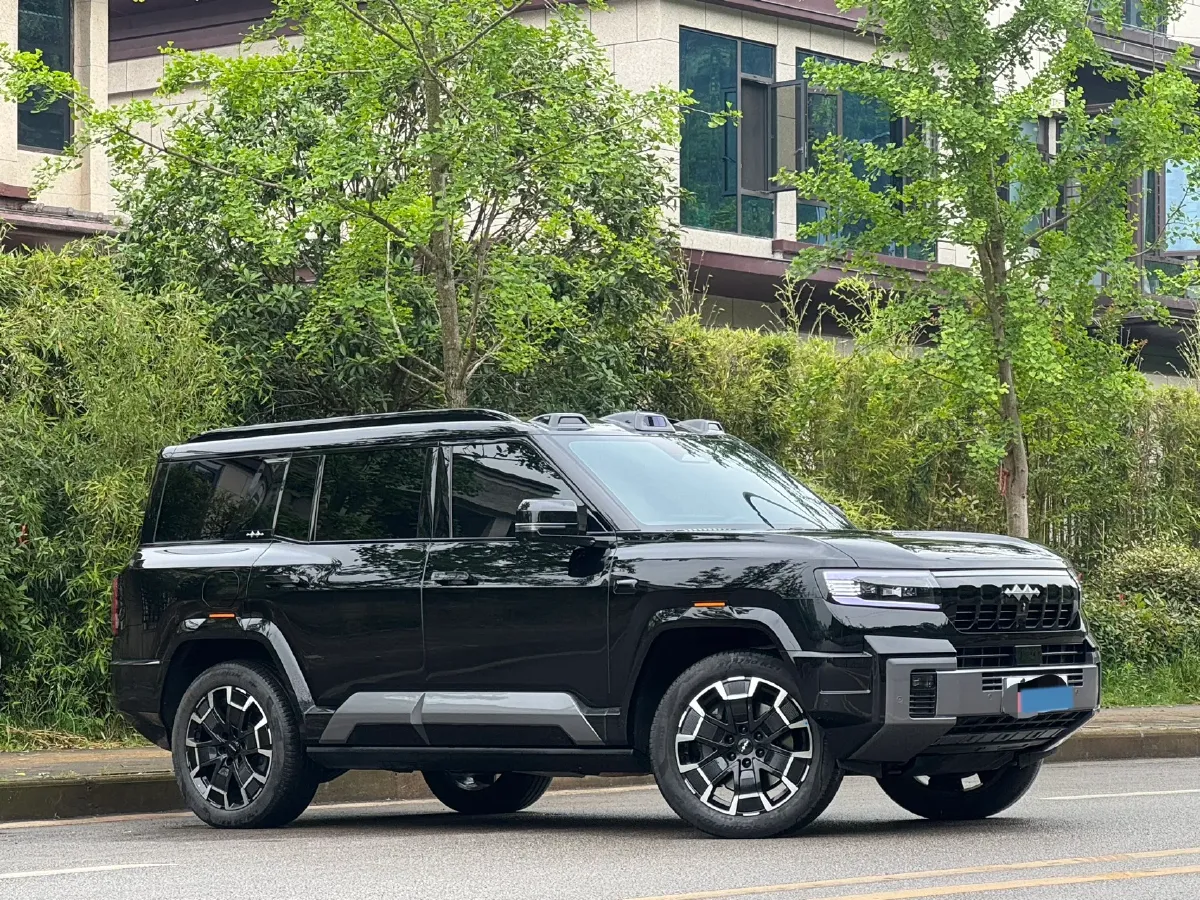 2025 FangChengBao Bao 8 2.0T 245HP L4 E-CVT PHEV 36.8KWH,autocango,china used car exporter,china ev exporter,chinese used car exporter,chinese used ev exporter