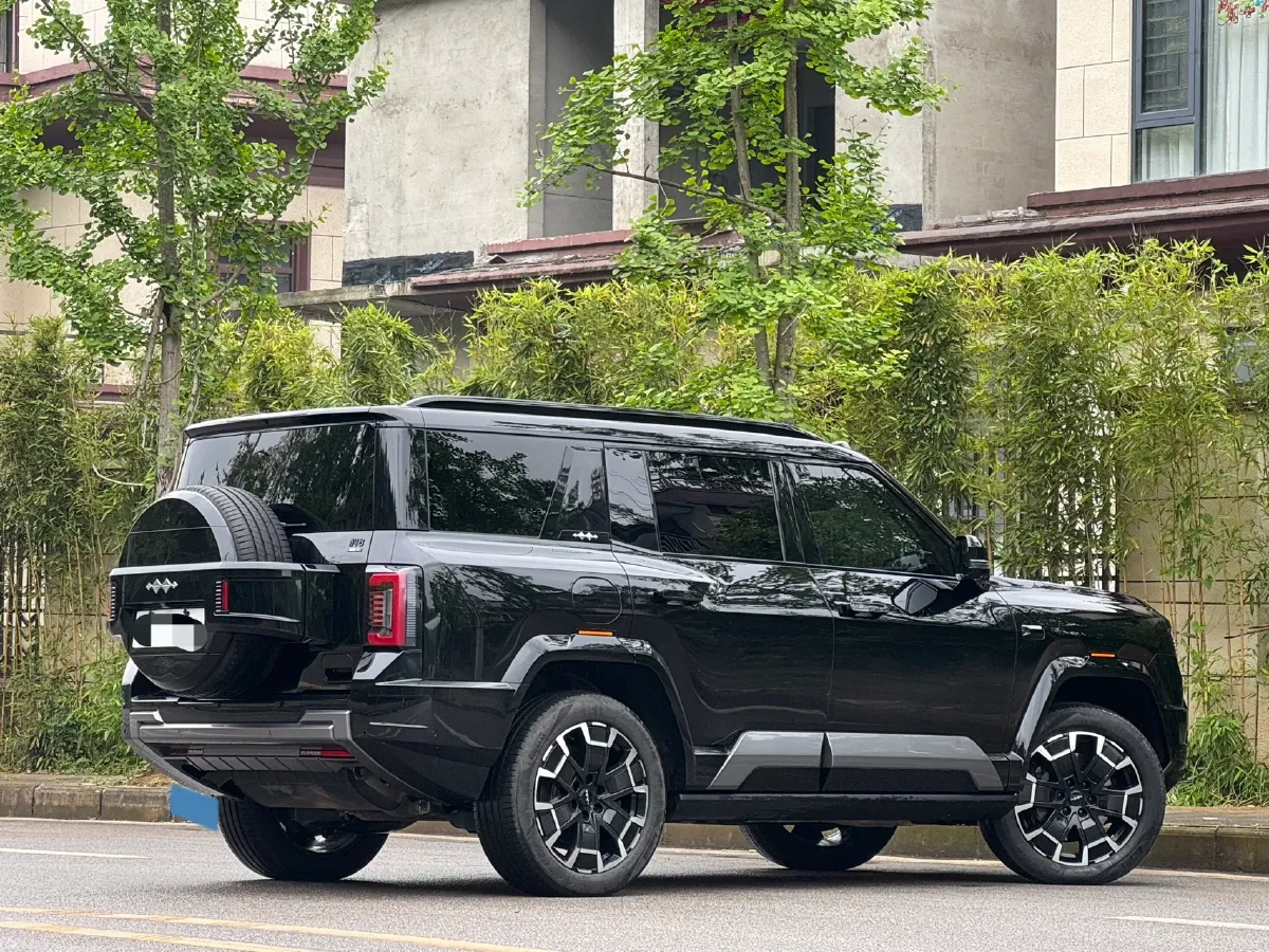 2025 FangChengBao Bao 8 2.0T 245HP L4 E-CVT PHEV 36.8KWH,autocango,china used car exporter,china ev exporter,chinese used car exporter,chinese used ev exporter