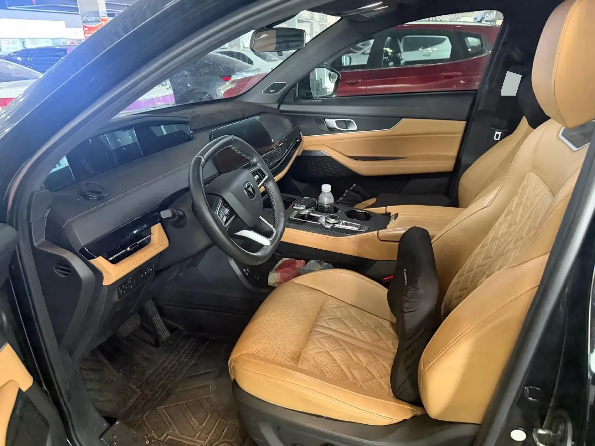 2021 ChangAn UNI-K 2.0T 233HP L4 8AT,autocango,china used car exporter,china ev exporter,chinese used car exporter,chinese used ev exporter