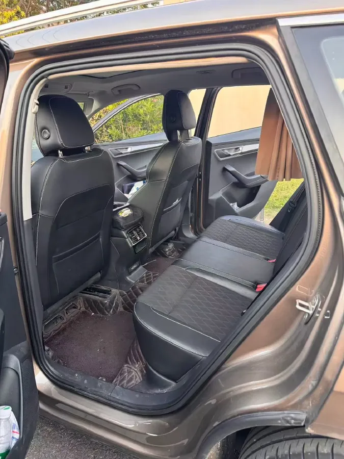 2020 Skoda Karoq 1.4T 150HP L4 7DCT,autocango,china used car exporter,china ev exporter,chinese used car exporter,chinese used ev exporter