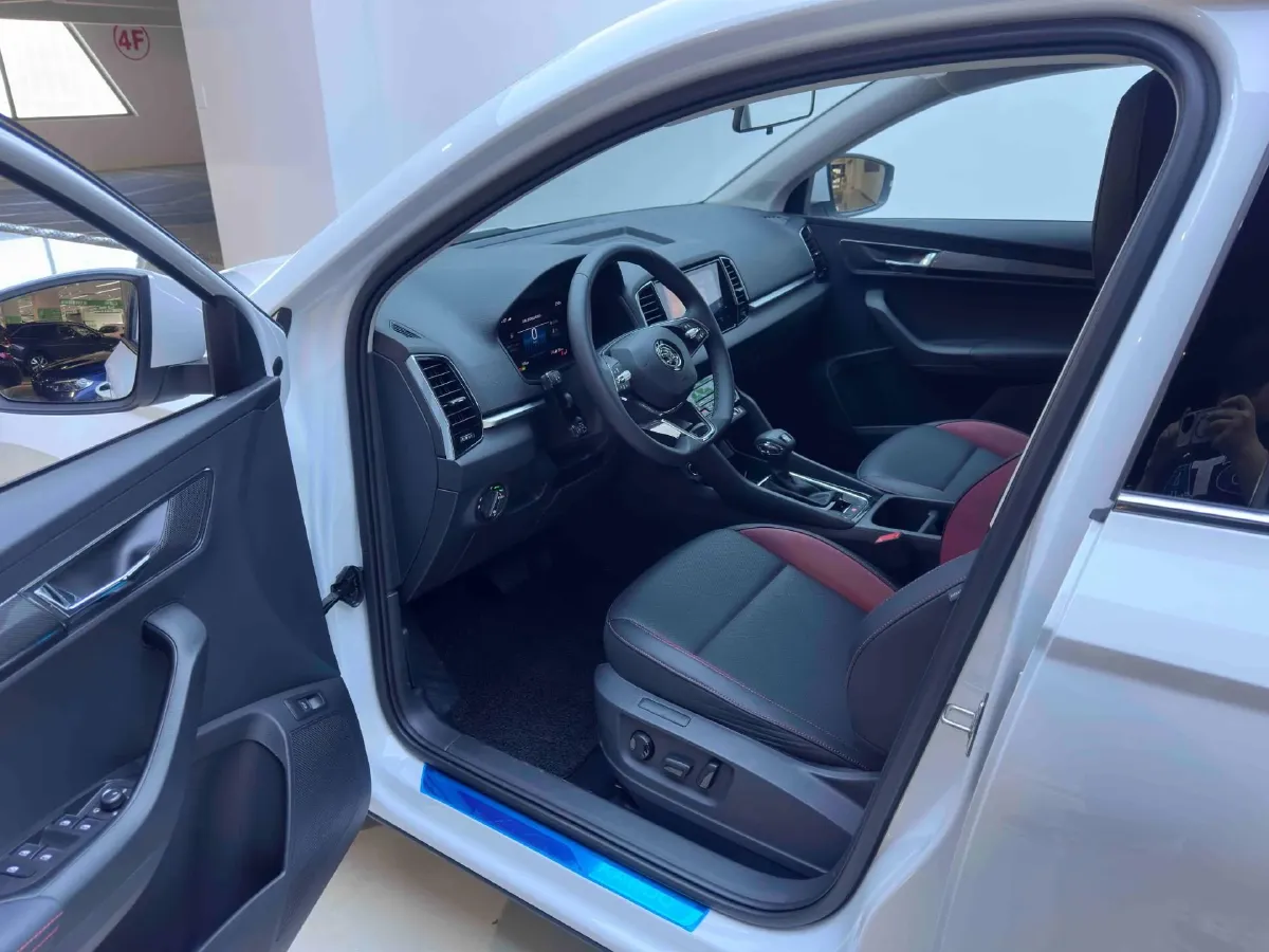 2023 Skoda Karoq 1.4T 150HP L4 7DCT,autocango,china used car exporter,china ev exporter,chinese used car exporter,chinese used ev exporter