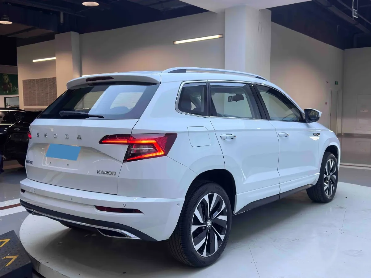 2023 Skoda Karoq 1.4T 150HP L4 7DCT,autocango,china used car exporter,china ev exporter,chinese used car exporter,chinese used ev exporter