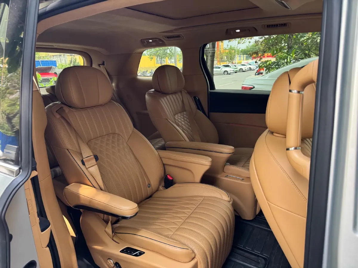 2024 Voyah Dream 1.5T 150HP L4 PHEV 43KWH,autocango,china used car exporter,china ev exporter,chinese used car exporter,chinese used ev exporter